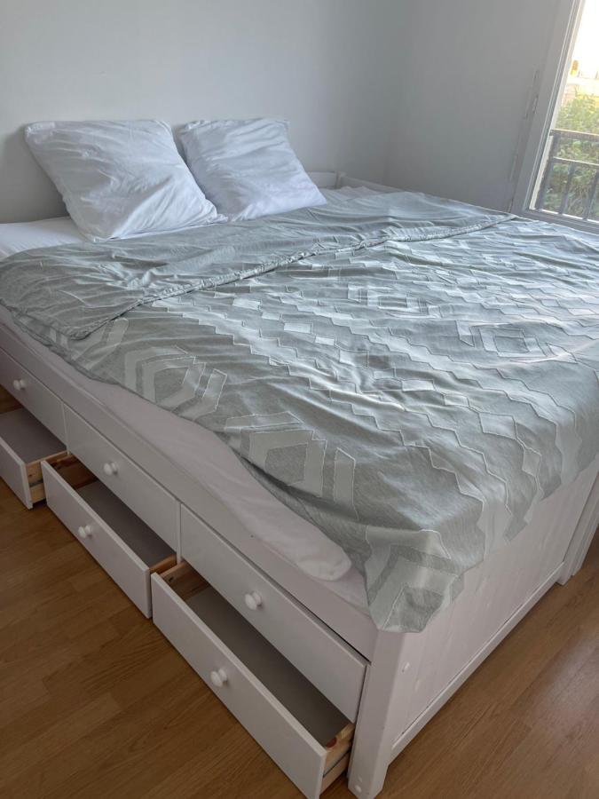 Lovely Bedroom Loft With Free Parking On Premise Boissy-Saint-Léger Екстериор снимка